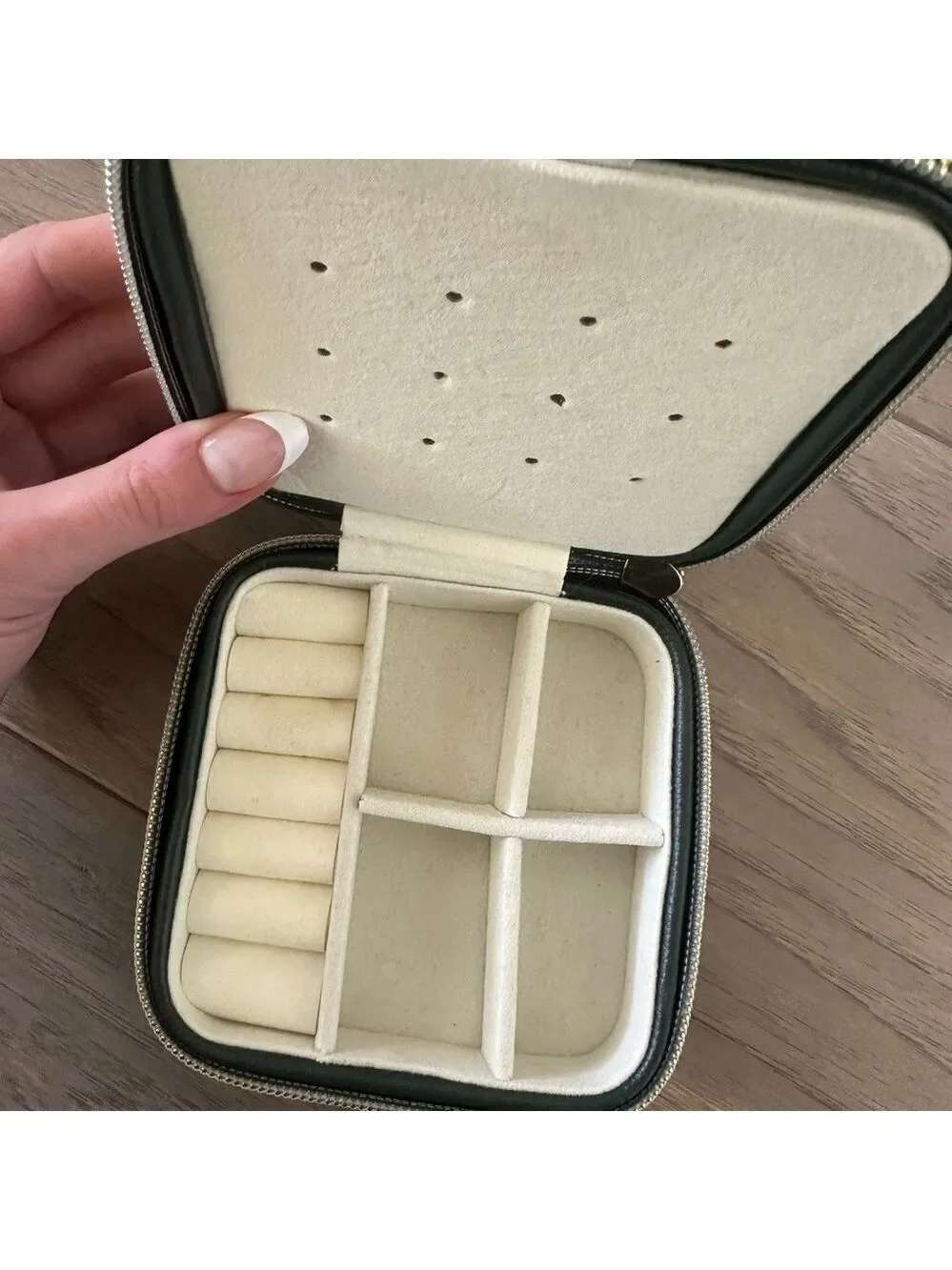 Elegant Cream Green Jewelry Organizer Box